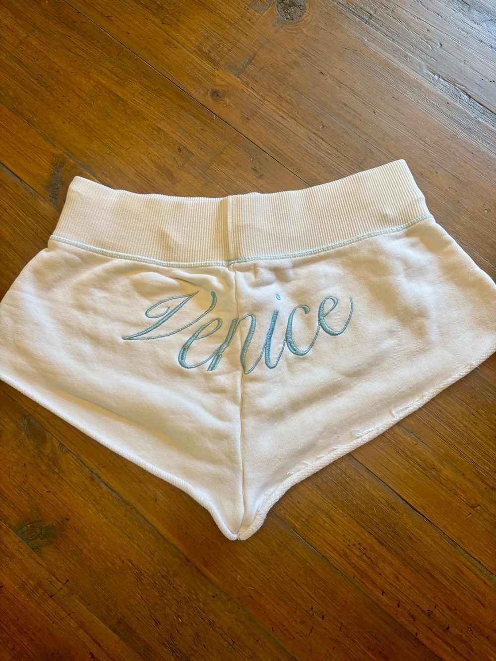 NWOT Frankie’s bikinis Venice white shorts
